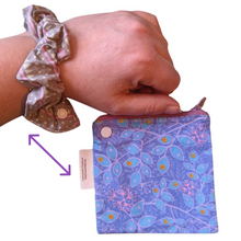 Load image into Gallery viewer, Scristlets - Scrunchy Wristlets
